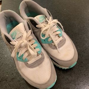 Women’s Nike Air Max size 9